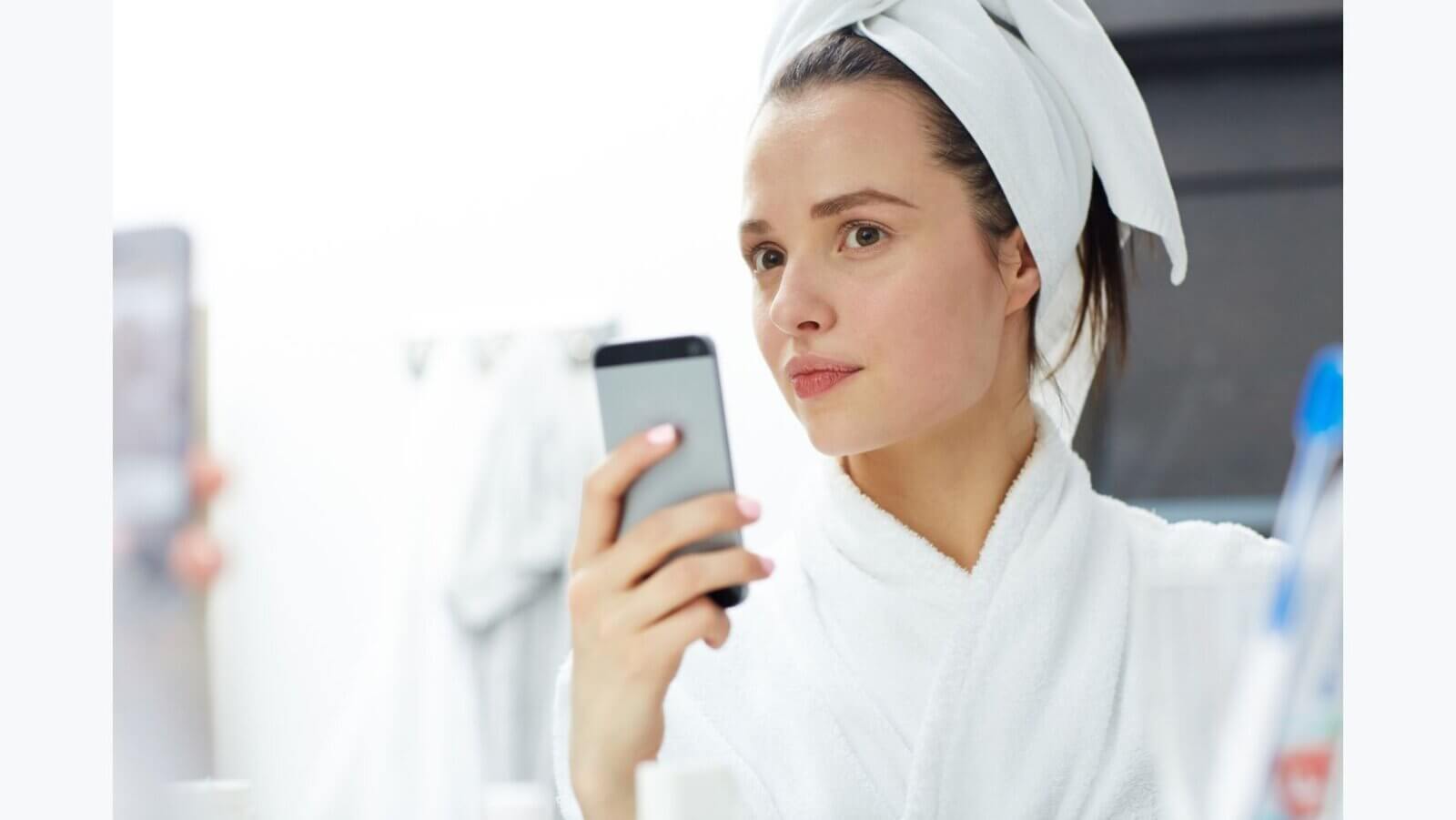 Smart skincare is bringing AI, home devices and boosters into daily routines, so read about its efficiency and everything you need to know.